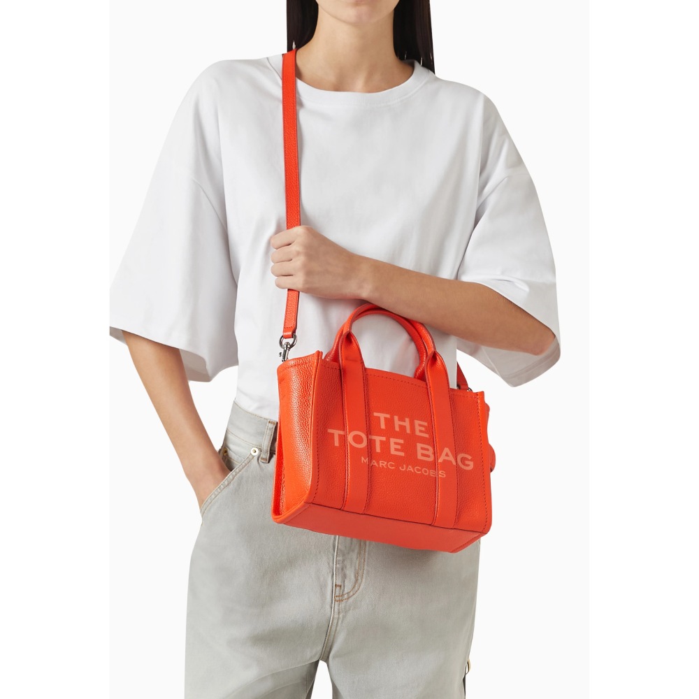 СУМКА MARC JACOBS THE LEATHER SMALL TOTE BAG  ELECTRIC ORANGE